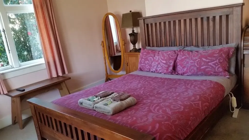 Designer Cottage Κράισττσερτς Bed and Breakfast
