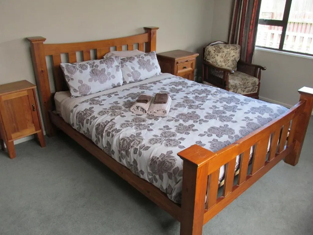 Designer Cottage Christchurch Bed & Breakfast
