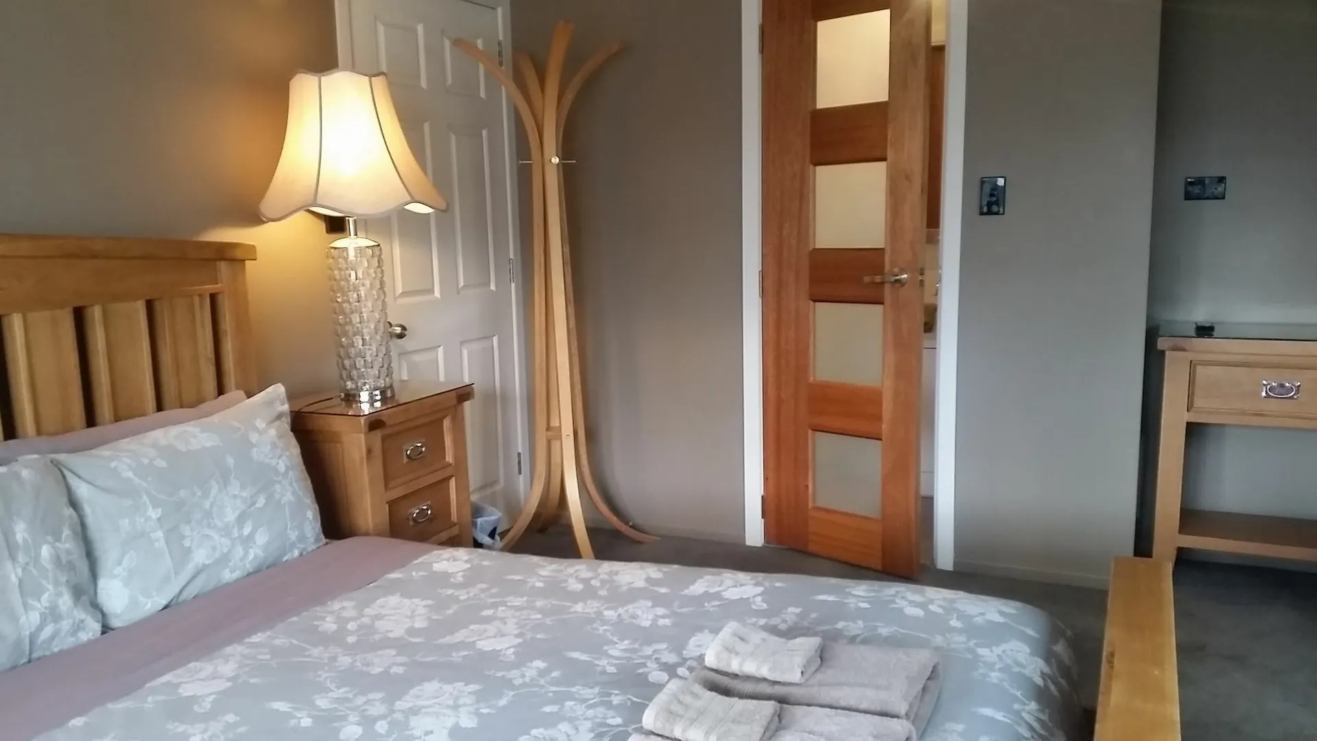 Designer Cottage Christchurch Bed & Breakfast